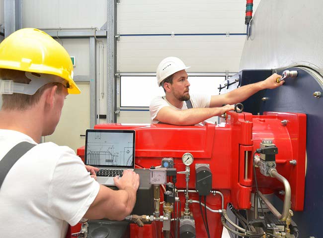Técnicos Instalando sistemas contra incendios